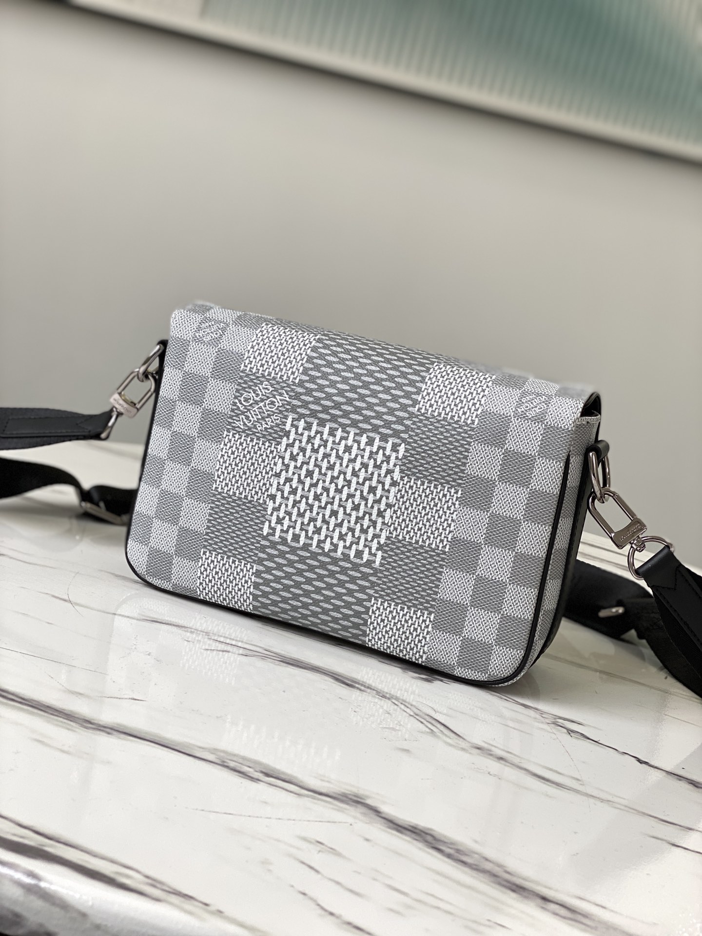 Louis Vuitton N50014 LV Studio Messenger Damier Graphite