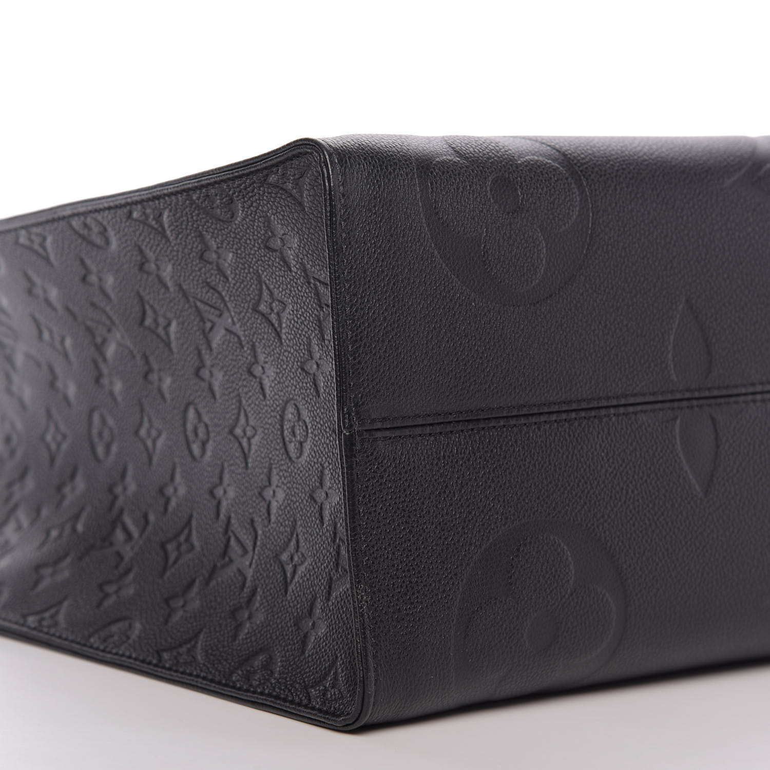 LOUIS VUITTON Empreinte Monogram Giant Onthego GM Black